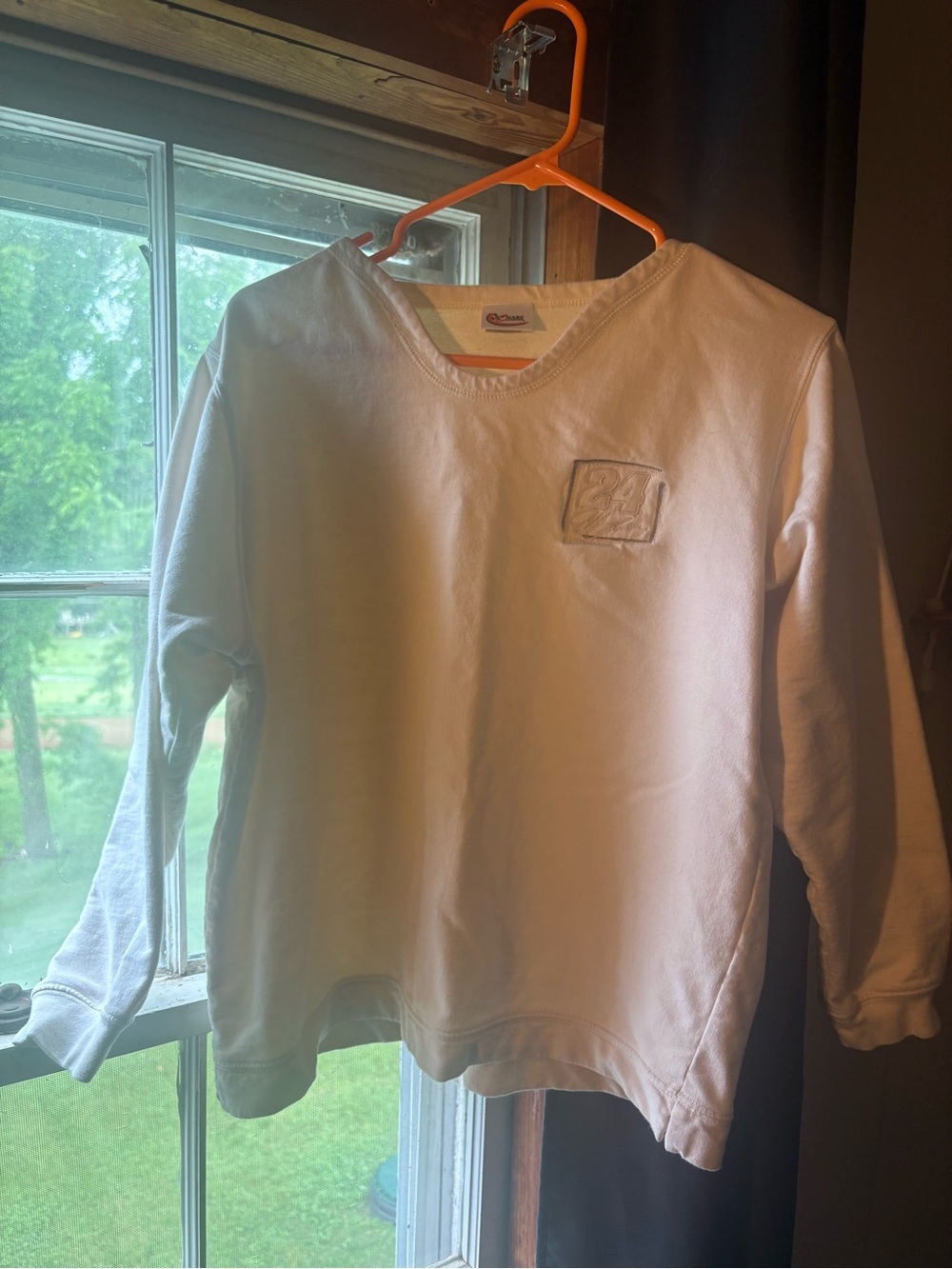 Chase Authentics White Long Sleeve V-Neck Pullover